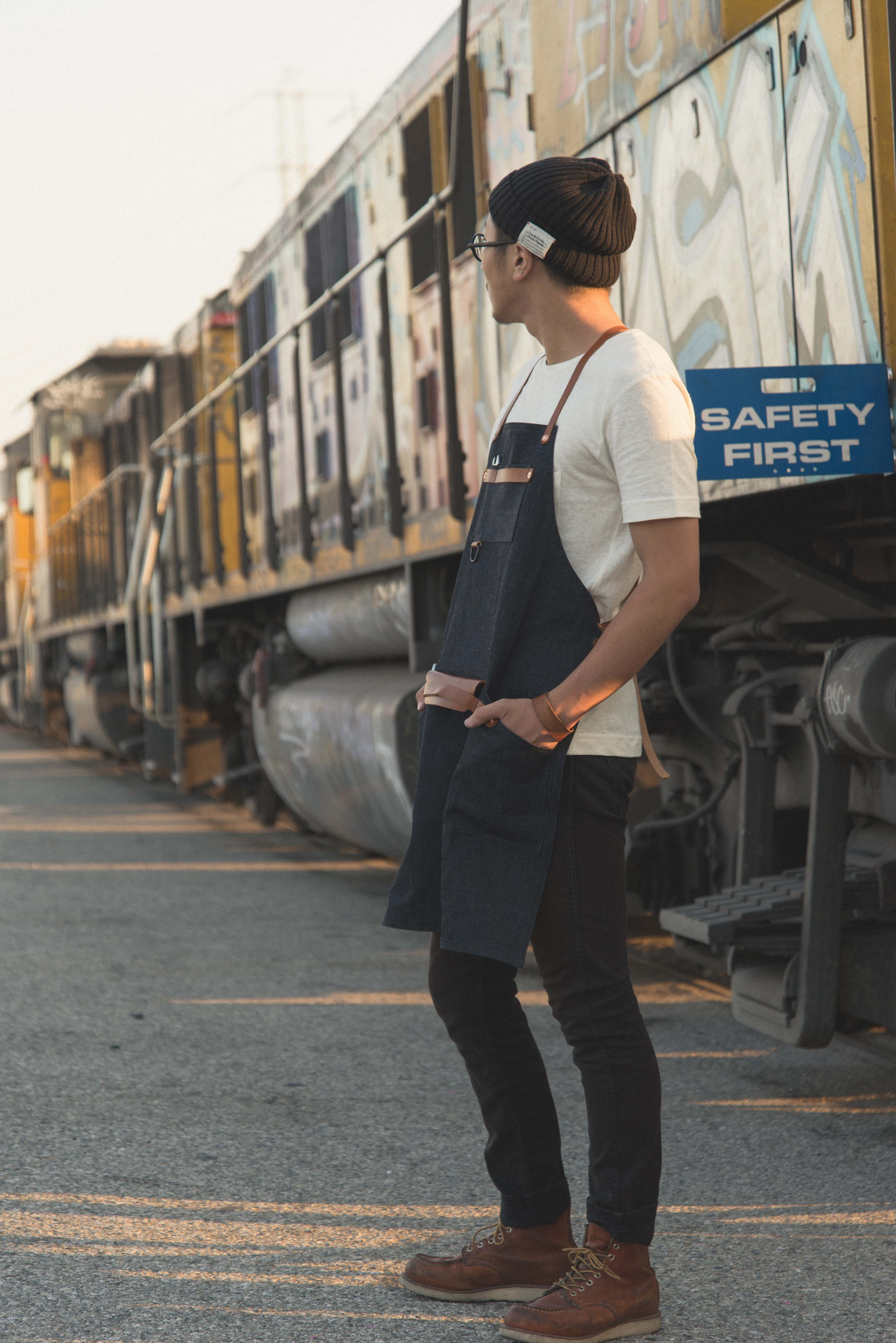 Premium Cross-Back Shop Apron for Comfort and Durability — 1.61